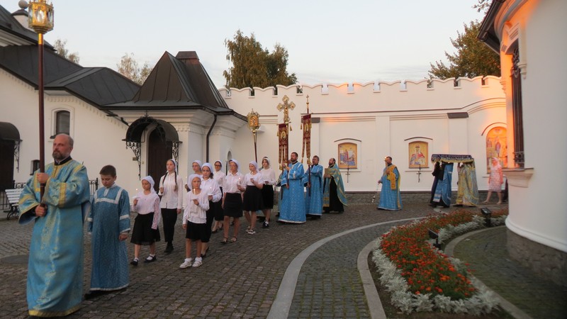 Крестный ход в праздник Успения Божией Матери в Свято-Ильинском храме в г.Выборге